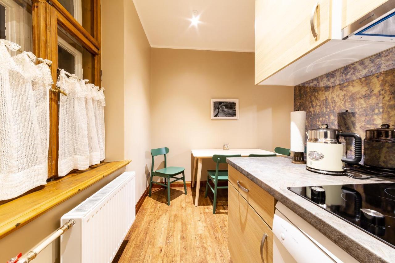 Appartamento Gourmet Storie'S Ap 68Sqm Renovated Free Parking Riga Esterno foto