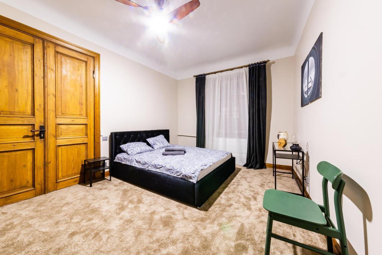 Appartamento Gourmet Storie'S Ap 68Sqm Renovated Free Parking Riga Esterno foto