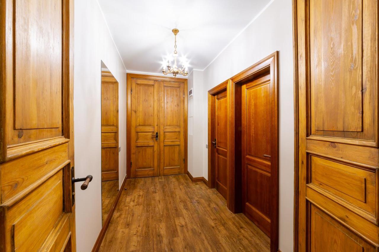 Appartamento Gourmet Storie'S Ap 68Sqm Renovated Free Parking Riga Esterno foto