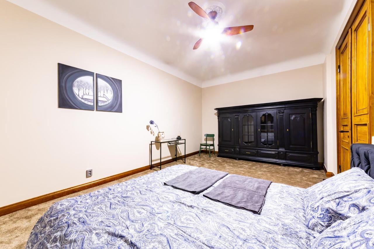 Appartamento Gourmet Storie'S Ap 68Sqm Renovated Free Parking Riga Esterno foto